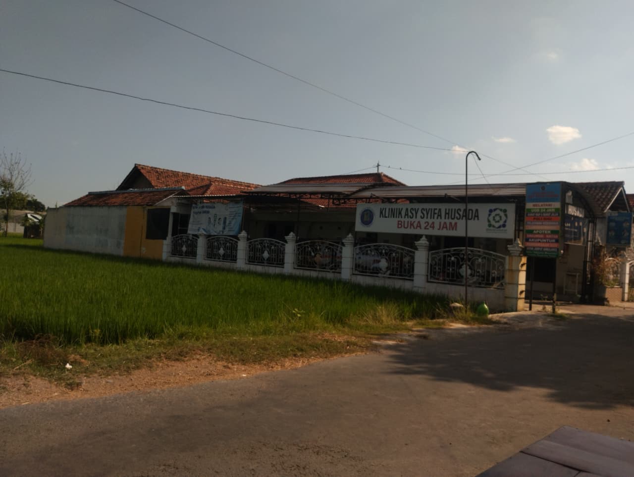 Gedung Klinik Asy-Syifa Husada di Jl. Raya Gorang Gareng, Takeran, Magetan